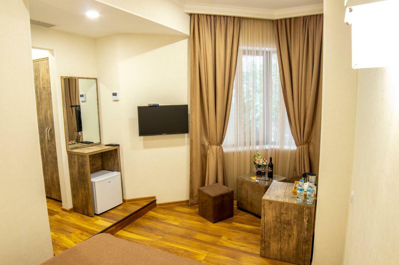 Irmisa Hotel Τυφλίδα Εξωτερικό φωτογραφία